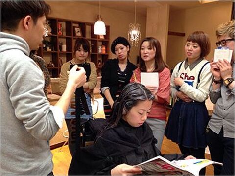 【室見】≪社会保険アリ≫カフェをイメージした店内は、リラックス出来る癒しの空間♪教育制度が充実し、各技術に特化したスタッフが在籍しているので高いクオリティを学べる「BALANCE minamisyou(バランスミナミショウ)」からアシスタント（美容師）の求人☆★