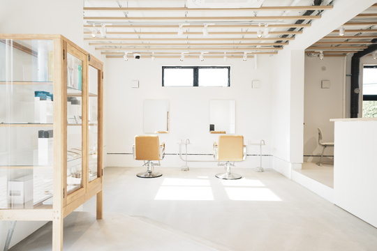 【中山寺】≪完全週休2日≫≪平均17時15分退勤≫≪ママさん歓迎≫正社員・パートから選べる！落ち着いた大人女性をターゲットにした髪質改善サロン「mizuho（ミズホ）」からスタイリスト（美容師）の求人☆★