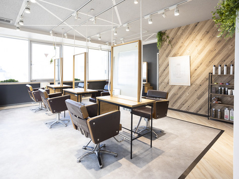 【松戸駅】≪フリー／指名70%(3ヵ月)orフリー／指名60%(6ヵ月)※2026年月3月までの入社特別限定≫≪自由出勤制≫完全マンツーマンスタイルなので、お客様としっかり関わっていけますよ！！勤務時間や休みなどご希望に合わせた働き方が可能です！「Clair 松戸（クレールマツド）」からスタイリスト(美容師)の求人☆☆