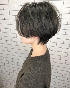 【山科駅】≪月8,9日休み≫≪社会保険完備≫アイリスト経験者なら美容師と兼任可能！有給休暇あり！平均退社時間19時30分！メリハリをつけて働くことができます！「LUNA hair（ルーナヘアー）」スタイリスト（美容師）の求人☆★☆