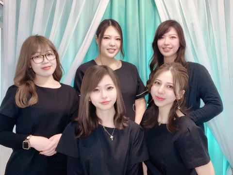 【博多駅】≪社会保険完備・未経験OK・研修時から月給あり・原則残業なし≫アイラッシュ・フェイシャルエステ・脱毛の系列店舗あり！様々なメニューでお客様の美をサポートするアイラッシュサロン「AND NINE（アンドナイン）」からアイリスト（まつげエクステ・まつげパーマ・アイブロウ）の求人☆☆