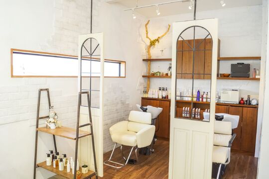 【神領】≪完全週休二日制≫≪毎週日曜＋月曜休み≫≪社会保険完備≫美容室ではめずしい日曜休み！豊富な休日面でプライベートの時間も充実！安心して永く働ける福利厚生面「ITSUKI hair design（イツキヘアーデザイン）」からスタイリスト（美容師）の求人☆★