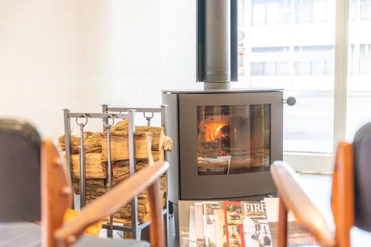 【西若松】≪18時までに退勤可能≫≪社会保険完備≫≪賞与あり≫充実した福利厚生しっかり頑張りを還元してくれる！小規模少人数のアットホームサロン「美容室DANRO（ビヨウシツダンロ）」からスタイリスト（美容師）の求人☆★