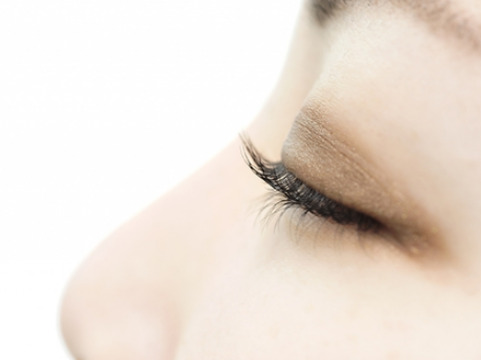 【梅田】≪未経験OK≫≪マツパアイブロウどちらかだけ施術したいと言う方もOK≫≪完全週休2日制≫≪社会保険完備≫≪実働8時間／休憩1時間≫≪賞与年3回あり≫まつ毛パーマ専門店！プライベートも充実でき、頑張った分しっかり稼げますよ！「Natural ViVi 梅田茶屋町店（ナチュラルビビウメダチャヤマチテン）」からアイリスト（まつげパーマ）の求人☆☆