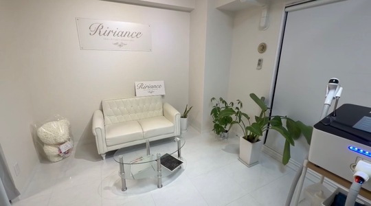 【難波】エステティシャンの経験を活かしたい！SNSを活用して自分のファンを増やしたい！そんな方にオススメの脱毛＆ピーリング専門店「Ririance（リリアンス）」からエステティシャン（エステ）の求人☆☆