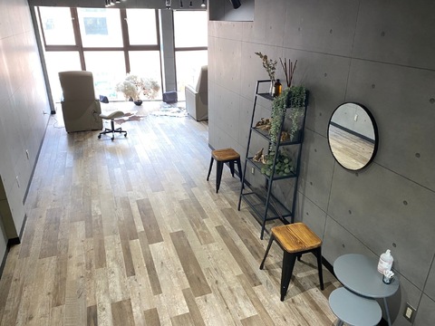 【元町】≪正社員・業務委託・パート歓迎≫≪研修期間も給与あり≫≪髪色ネイル自由≫スタイルに合わせて働き方を選択できる！メニュー豊富なアイラッシュサロン「Roco Tiara（ロコティアラ）」からアイリスト（まつげエクステ・まつげパーマ・アイブロウ）の求人★☆