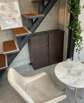 【箕面船場阪大前】≪完全自由出勤≫≪土日休み、連休OK≫≪髪色、ネイル自由≫≪ＷワークOK※要相談≫≪毎月1時間無料でエステ施術が受けられる！≫メニューや料金、コンセプトから自由に作れる！お店を持ってみたい方必見！「lea（レア）」からエステティシャンの求人☆☆