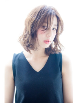 【南森町】≪あなたの働きたいスタイルで働けるサロン≫≪施術時間もあなたが決められる≫≪時給1200円～≫≪月30万円または26万円の最低保障給制度あり≫≪入客チャンス抜群≫≪平均客単価6000～7000円≫基本マンツーマンでの入客！小規模の地域密着型の口コミ評価が高いサロン！「illu hair LILA（イルヘアーライラ）」からスタイリスト（美容師）の求人☆★☆