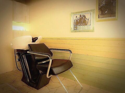 【元町】≪最低保証給25万円≫≪平均お給料40万円！≫≪入客チャンスあり≫フリー45〜50％／指名50〜60％還元！休みの融通がききやすい歩合サロン「Attrait KOBE（アトレコウベ）」からスタイリスト（美容師）の求人☆★