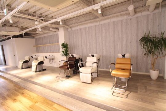 【心斎橋】≪月給20万円≫≪社会保険完備≫≪2年以内にデビュー可能！≫勢いのあるヘアサロン「Dolce 心斎橋（ドルチェシンサイバシ）」からアシスタント（美容師）の求人☆★