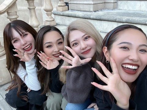 【天満橋】ヌヌラッシュなどの韓国スタイルや、ワンホンなど今流行りのメニューを導入！≪月1回土日休み可能・髪型ネイル自由・研修中も給与発生・有給休暇あり・実働8時間のシフト制・社会保険完備≫美容師免許があれば未経験でもOK！自社スクールにて行う安心の研修制度が魅力です！研修体制がしっかりしているサロンがいい方にオススメ！「Jiem 5 eye 天満橋店（ジェイムファイブアイテンマバシテン）」からアイリスト（まつげエクステ・まつげパーマ・アイブロウ）の求人☆☆