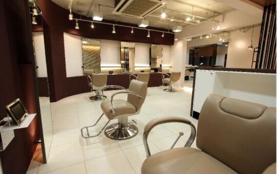 【王子公園】≪フリー入客のチャンスあり≫≪マンツーマン施術≫≪単価1万円前後≫≪平均18時頃退勤≫正社員・パート・アルバイトから選択OK！カットカラー2時間枠でじっくりお客様と関われる地域密着型サロン！「Ca livio HAIR（カリビオヘアー ）」からスタイリスト（美容師）の求人☆★☆