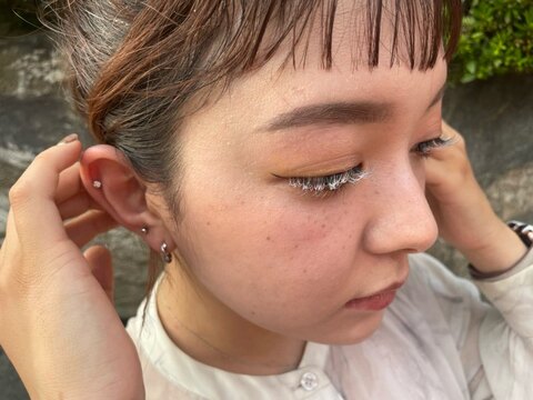 【烏丸】≪服装、ネイル、髪色自由≫≪確定申告サポートあり≫≪16時迄の勤務OK≫≪土日休みOK≫≪産休育休・有給休暇取得実績あり≫≪ママさん歓迎≫地域密着型のアットホームサロン「SUN BROWN（サンブラウン）」からアイリスト（まつげエクステ・まつげパーマ・アイブロウ）の求人★☆★