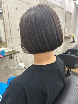 【花畑】≪月休8日・賞与は年2回支給・有給休暇あり・営業中のレッスンOK・社会保険完備・交通費支給≫最新薬剤を取り入れトレンドも意識！働きやすさも充実しています！幅広い世代のお客様が多数ご来店するのヘアサロン「URU（ウル）」からアシスタント（美容師）の求人☆★