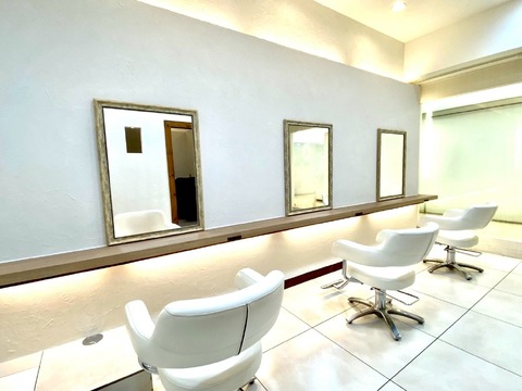 【戸塚】≪標準月給50～60万円≫≪有給休暇あり≫≪時間通りに退社可能≫≪社会保険あり≫年収700万円も実現できます！成果を出せるのは会社が良いチームだから。良いチームは楽しく安心して仕事ができるもの！カットやカラーはもちろん、髪質改善、スパなどアナタの長所を活かして働けるサロンです！「Bear Fruit 戸塚店（ベアーフルートトツカテン）」からスタイリスト（美容師）の求人☆★