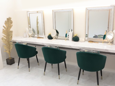 【福島】≪未経験、新卒生OK≫≪まつパ・アイブロウのみの入客でもOK！≫≪研修中も給料あり≫≪社会保険完備≫≪土日祝休み月1回OK≫≪20時までの勤務可能≫お客様に寄り添った接客で人気アイリストへ！しっかりと技術を身に付け、仕事もプライベートも充実！「beauty salon peacock（ビューティーサロンピーコック）」からアイリスト（まつげエクステ・まつげパーマ・アイブロウ）の求人☆☆