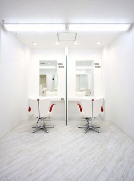 【市ヶ谷】＜完全週休2日制＞＜社会保険完備＞抜群の待遇が◎全国に展開するTAYAグループ☆充実の教育体制があり安心！美容師を続けれる環境が人気です♪プライベートも充実♪TAYA 九段店（タヤクダンテン）からアシスタント（美容師）の求人☆★