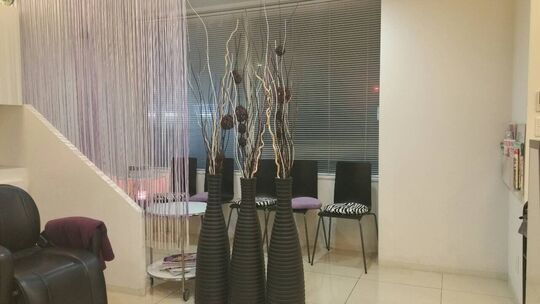 【多田】≪月給26万円スタート≫入客チャンス大♪がんばり次第で高収入狙えます★平均19時半退勤でプライベートも充実できる地域で人気のサロン“hair & make ATENA(ヘアーアンドメイクアテナ)”からスタイリスト・Jr.スタイリストの求人☆★