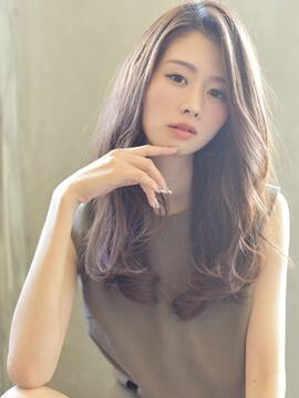 【山本】≪最短1年デビュー≫≪月給19万円〜≫≪社会保険完備≫≪ヘアメイクにも携われる≫海外のショーや芸能関係の依頼も多数！幅広い経験ができるサロンです！「nanana parena 宝塚店（ナナナパレナタカラヅカテン）」アシスタント（美容師）の求人☆★