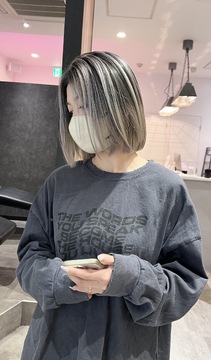 【高槻駅】≪完全週休2日制≫≪社会保険完備≫≪平均客単価10000円≫≪マンツーマンで施術≫カットカラーの施術時間は2時間枠でゆとりを持って施術が出来る！デザインカラーやハイライトのオーダー比率が高いサロン！正社員と委託の働き方を選択可能！土日休み可能なので、プライベートの時間も確保しやすいですよ！「kashi（カシィ）」からスタイリスト（美容師）の求人☆★☆