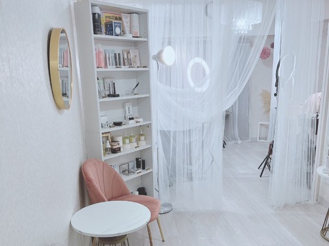 【櫛田神社前駅】≪未経験OK・毎週日曜休み・実働8時間・社会保険完備・髪型や服装は自由・最大月9日休み≫未経験でも充実した研修体制があるのでご安心ください！ヘアセットサロン「MUA（ムーア）」からヘアメイクの求人☆☆