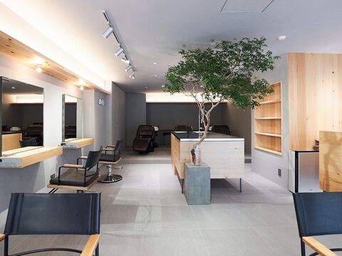 【千里中央】≪月給23万円スタート≫≪完全週休2日制≫≪18時台に退勤可能≫≪社会保険完備≫≪売上の30％還元で高収入も可能！≫大型連休が多く家庭がある方や、地方出身の方にもうれしい！働きやすさを重視した環境抜群の良いお店「Bouquet Hair Designer’s（ブーケヘアデザイナーズ）」からスタイリスト（美容師）の求人☆★