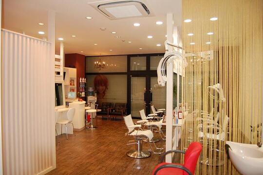 【笹沖】≪日祝休みあり・女性オンリーサロン・勤務日数やお休みの相談OK・育休産休実績あり・ブランクOK・予約を切って休憩取得可能≫業界トップクラスの福利厚生！自分の時間も大切にしながらメリハリをつけて活躍できるサロン「fairy 笹沖店（フェアリーササオキテン）」からスタイリスト（美容師）の求人☆☆