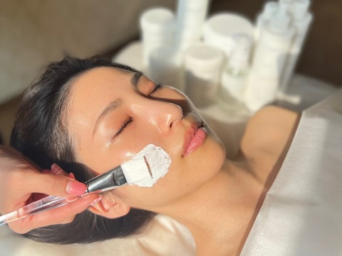 【心斎橋】≪早番の場合18:30退勤可能≫≪給休暇消化率100％≫≪土日は月2回休みOK≫≪月12日or月8日休みの選択制≫≪髪色ネイル自由≫≪1週間の連休も取得可≫≪平均月給28〜35万円≫≪都度払いのメニューあり≫≪新卒生・未経験OK≫頑張った分はしっかり歩合で還元！「joieange 心斎橋店（ジョアアンジェシンサイバシテン）」からエステティシャン（エステ）の求人★☆★