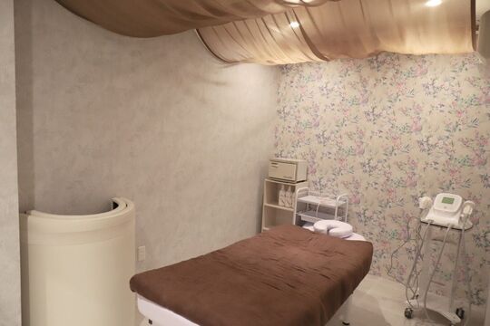 【若宮】≪残業なし・社会保険完備・産休育休取得OK≫研修期間中もお給与あり！プライベートとお仕事どちらも充実できる痩身エステサロン「Tronc&（トロン）」からエステティシャンの求人☆☆