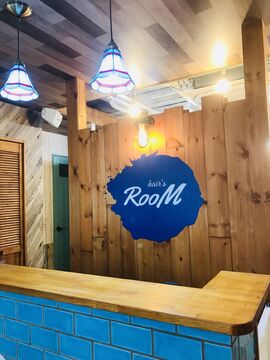 【近鉄八尾駅】≪入社祝い金10万円！≫≪月35万円以上の高収入が可能≫≪指名50％還元／フリー40％還元≫頑張り次第でスタッフ一人あたり月200名以上のお客様を担当可能！デザインカラーが得意なサロン！お仕事もプライベートも充実します！hair’s RooM（へアーズルーム）からスタイリスト（美容師）の求人☆★