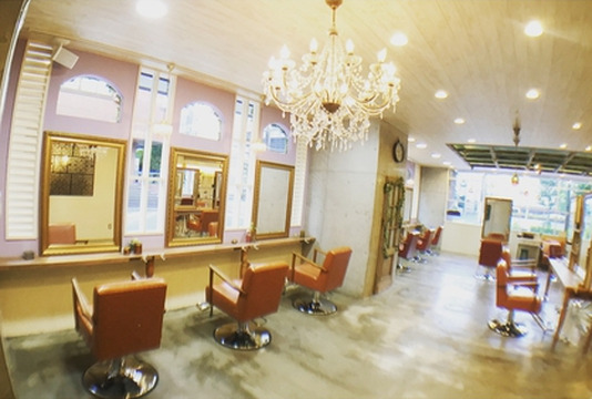 【立川駅】■正社員・業務委託の選択制■月給25万円〜■月8日休み以上相談可能■社会保険完備■幅広いメニューと薬剤のラインナップ！あなたのライフスタイルや希望に合わせた働き方が可能です！allu（アリュー）からスタイリスト（美容師）の求人☆★