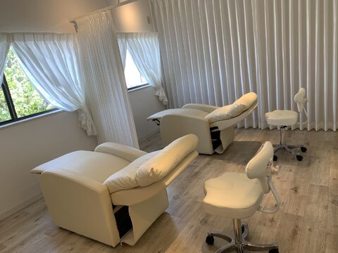 【交野市駅】≪経験者のみの募集≫≪18時は必ず終わります≫≪月7,8日休み≫≪実働8時間≫≪日曜休み有≫メニューや商材など一緒にこれから決めていける環境◎18時までに終わるメニュー！「Hair Make TWINS -Eyelash-（ヘアメイクツインズアイラッシュ）」からアイリスト（アイデザイナー・まつげエクステ）の求人☆★