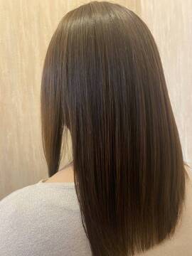 【日根野】≪社会保険完備≫≪20時退勤≫≪営業中レッスン&2年スタイリストデビュー≫イオンモール内の地域密着型サロン！幅広い年代のお客様に人気です！「BEGIN イオン日根野店（ビギンイオンヒネノテン）」からアシスタント（美容師）の求人☆★