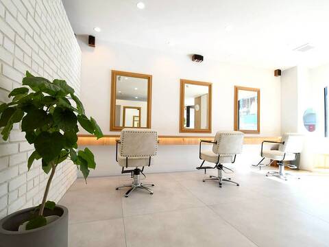 【東大宮】≪新卒・通信生OK≫≪休日取得の選択制≫≪家賃手当あり≫≪社会保険完備≫プライベートもサロンワークも充実！安定したお給料で安心！「geen 東大宮店（ジーンヒガシオオミヤテン）」からアシスタント（美容師）の求人☆★