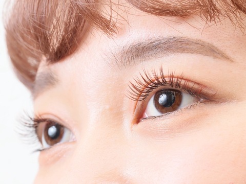 【丸太町】≪産休育休取得実績あり≫≪パートの方は16時迄の勤務OK≫≪正社員の方は土日祝休み月2回OK≫≪完全個室≫≪施術の掛け持ちなし≫落ち着いた雰囲気のトータルビューティーサロン「emirai （エミライ）」からアイリスト（まつげエクステ・まつげパーマ・アイブロウ）の求人★★