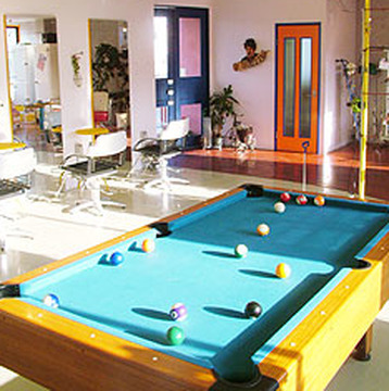 【金剛】未経験・通信生OK！月7日休み♪19時前に終わることもあり☆自然体、無理をしない…そんな風に働けるサロン！香草カラーが「髪を傷めない」と人気です♪アシスタントの求人です☆★☆