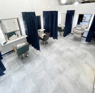 【高槻駅】≪完全週休2日制≫≪社会保険完備≫≪マンツーマンでの入客≫≪平均客単価1万円以上≫≪残業一切なし≫早ければ17時、18時に退勤可能！髪質と頭皮の悩みを一緒に考えて改善していく髪質改善特化サロンです！「iris 高槻店（イリスタカツキテン）」からスタイリスト（美容師）の求人☆☆