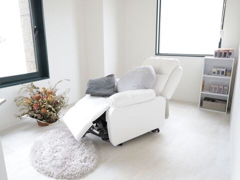 【元町】≪社会保険完備≫≪手当豊富≫様々な雇用スタイルを用意しているため、働きやすさバツグン！トータルビューティーサロン「HaRaDa（ハラダ）」からアイリスト（まつげエクステ・まつげパーマ・アイブロウ）の求人☆☆