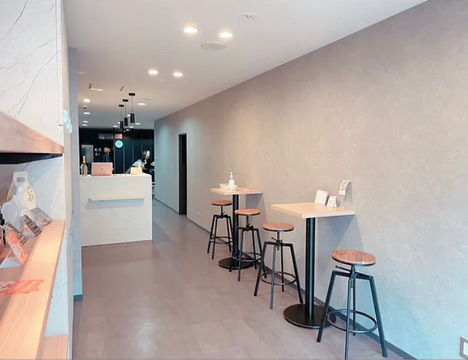 【小網町駅】≪日曜定休あり・社会保険完備・完全週休2日制・18:00完全退社≫長く美容師を続けていきたい方にオススメの環境！高収入も狙えちゃいます！こだわりの技術でお客様の髪質改善を目指すヘアサロン「AMI a BELLE Foi（アミーベルフォワ）」からスタイリスト（美容師）の求人☆★