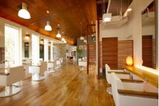 【英賀保】≪社会保険あり≫個性を伸ばしてイキイキ働く環境でスタッフ仲も抜群！幅広いカリキュラムで、スパや着付けも学べます！地域密着の人気サロン「SAKURA Beauty garden（サクラビューティーガーデン）」からアシスタント（美容師）の求人☆★☆