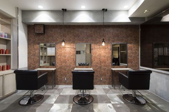 【錦糸町】≪完全週休2日制≫≪社会保険完備≫≪土日休み取得可能≫≪営業時間内レッスンOK≫≪1年以内でスタイリストデビュー可能≫大人気トリートメントでの髪質改善が人気のサロン！充実した教育システムと抜群の集客力があり、長く働ける環境です！「beaute concier 錦糸町（ボーテコンシェルキンシチョウ）」からアシスタント（美容師）の求人★☆