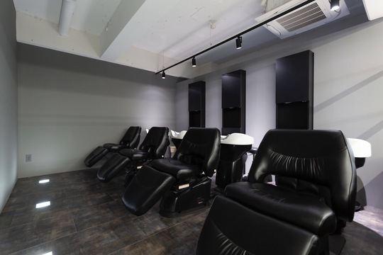 【新福島】プライベート空間を大切にした半個室サロン≪社会保険完備≫≪年間休日115日≫≪実働8時間≫≪カット最終受付18:00≫≪平均単価10000円以上≫スタッフの定着率抜群！！なりたい美容師像を応援する「Litzy by KHAIR 女性専用サロン（リジーバイハイルジョセイセンヨウサロン）」からスタイリスト（美容師）の求人☆☆