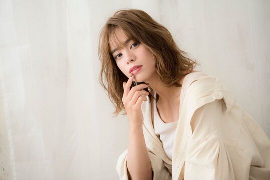 【中崎町】≪完全週休2日制≫≪社会保険完備≫≪平均退社20時台≫駅チカなので通勤もラクラク♪本格的な撮影にも積極的に取り組んでいきたい方にもオススメ☆フルフラットのシャンプー台なので腰痛にも優しいです♪「PSYCHE（プシュケ）」からアシスタント（美容師）の求人★☆