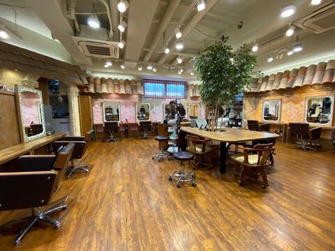 【北千住】◆20時までに退勤可能・有給休暇あり・月8日休みOK・着付けメイクも学べる・社会保険完備◆トレンドもしっかり追えるサロンです！FCオーナーなど、キャリアアップのチャンスも多いar 北千住西口店（アールキタセンジュニシグチテン）からスタイリスト（美容師）の求人☆★