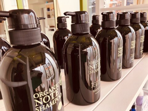 【大阪難波】≪指名70％還元≫≪完全自由出勤≫≪日曜定休≫≪20時までに退勤可能≫美容室では珍しい毎週日曜休みのサロン！パート・アルバイトも大歓迎！プライベートも充実できる環境が揃っています！BES（ベス）からスタイリスト（美容師）の求人☆★☆