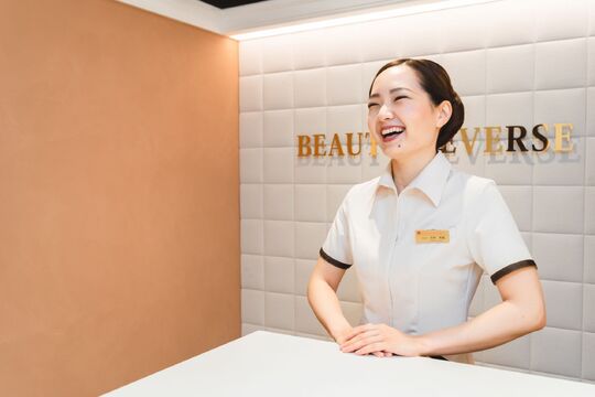 【本厚木】◆日曜定休・産休育休制度あり・退職金制度あり・社会保険完備◆抜群の待遇と未経験の方でも安心して学べる研修体制が魅力！地域のお客様に愛されるBEAUTY REVERSE 本厚木店（ビューティーリバースホンアツギテン）からエステティシャンの求人☆☆