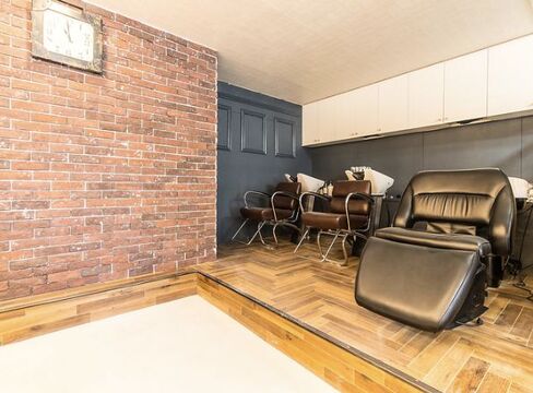 【香里園】≪指名フリー共に40％還元≫≪月24万円保障あり≫≪月8,9日休み≫≪社会保険完備≫≪公休を土日に取得可能≫≪スタッフの平均月給30万円以上≫週休3日制も可能◎委託と正社員のハイブリッドサロン◎20時までに退勤可能！仕事とプライベートどちらも充実させたい方必見！！veretta.〜kourien〜（ベレッタコウリエン）からスタイリスト（美容師）の求人☆★☆