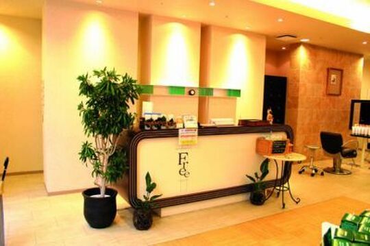 【正雀】《1日1万円保証あり》駅前の好立地！集客に力を入れているので、地域の方の来店も多く入客チャンスもバッチリ！！「F-collection 摂津店（エフコレクションセッツテン）」からスタイリスト（美容師）の求人☆★☆