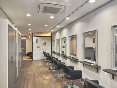 【八丁堀】メディアでも話題の全国展開する人気ヘアサロン！≪フリー45％／指名50％還元≫により月収50万円以上が可能です！休みや勤務時間の相談もOK！美容師の新しい働き方です！「_WHITE 広島並木店（アンダーバーホワイトヒロシマナミキテン）」からスタイリスト（美容師）の求人☆★