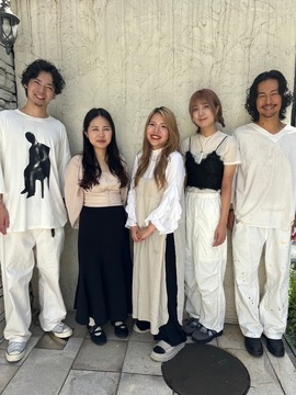 【心斎橋】≪スタッフ大募集中≫≪完全週休2日制≫≪社会保険完備≫≪土日休みも相談可能≫最短2年でデビュー可能！海外や東京の有名店で技術を学ばれたオーナーさんからレベルの高いトレンド技術を学べる！SNSの個人ブランディングも学べるサロン！「ROVERSI（ロベルシ）」からアシスタント（美容師）からの求人☆★